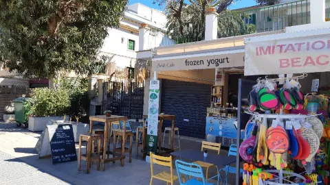 Petit Cafe Frozen Yogurt in Soller
