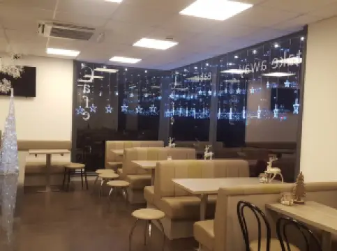 The Bluebird Cafe on the Bay