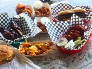 Benny's Burgers and BBQ