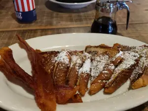 Puckett's Gro. & Restaurant