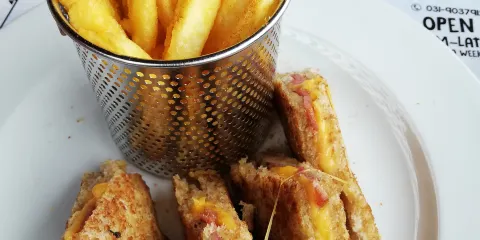Ollie's Pub and Grill