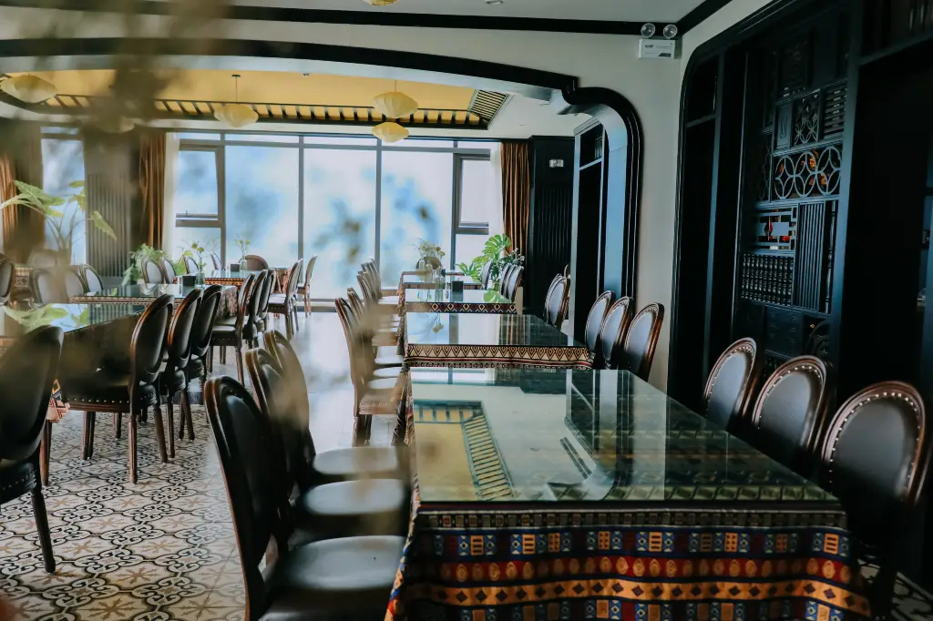 Halosa Restaurant - Lounge & Cafe