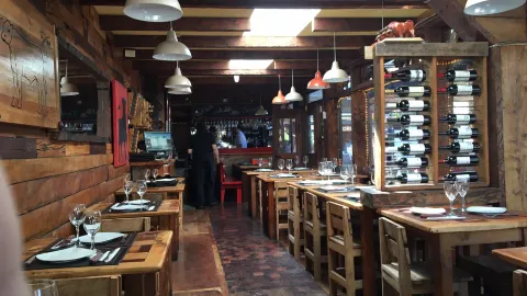 Bovinos Carnes y Vinos in Pucon