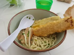 Ōshiro Japanese fried food tempura shop.