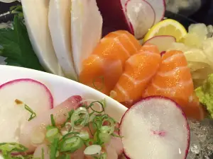 Tsuru Sushi Asian Oyster Bar