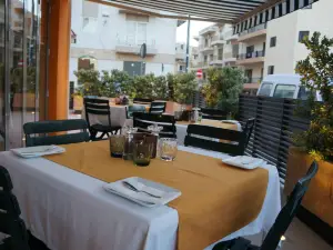 Lovage Bistro