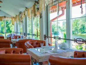 Zdybanka Restaurant Complex