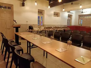 Hotel Mazda & Cafe - Best Cafe in Nashik| Family Restaurant in Nashik| Multicusion Restaurant in Nashik