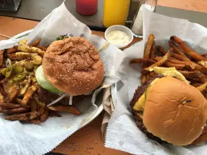 Tasty's Fresh Burgers