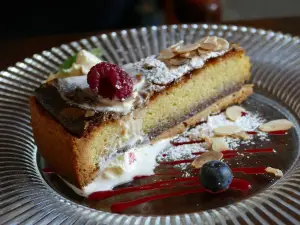 Allo's Restaurant, Bar and Bistro
