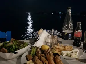 To Akrogiali