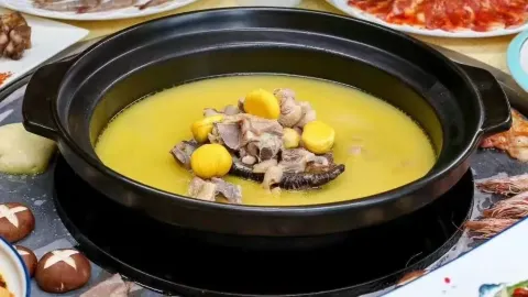 红樽坊秘制板栗养生鸡HOT烤吧(盐亭店) in หยานถิง