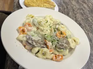 Mama Lucci's