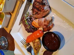 Restaurant Tussen Harrie & Toon