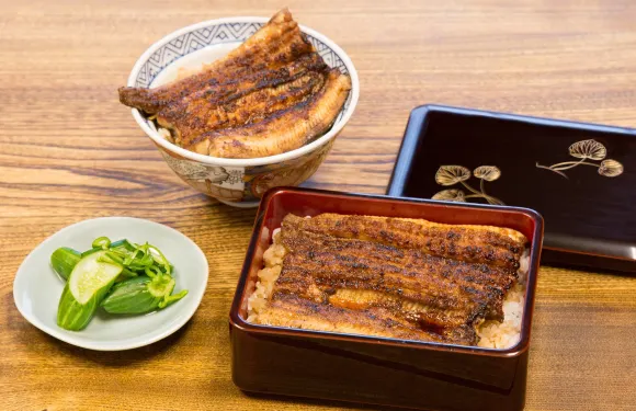 本多鰻魚店位於飯山市