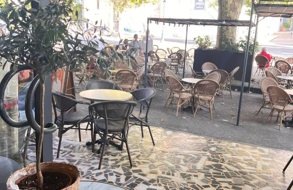 Le Cafe de L'Hotel de Ville