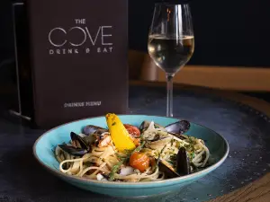The Cove Bar & Lounge