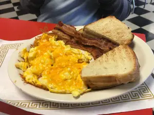 Nina's Cafe