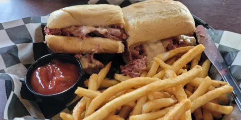 MaGillycuddy's