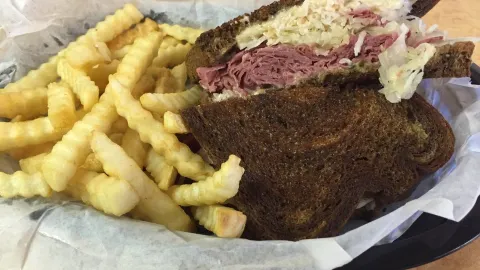 Cook's American Grill in Topeka