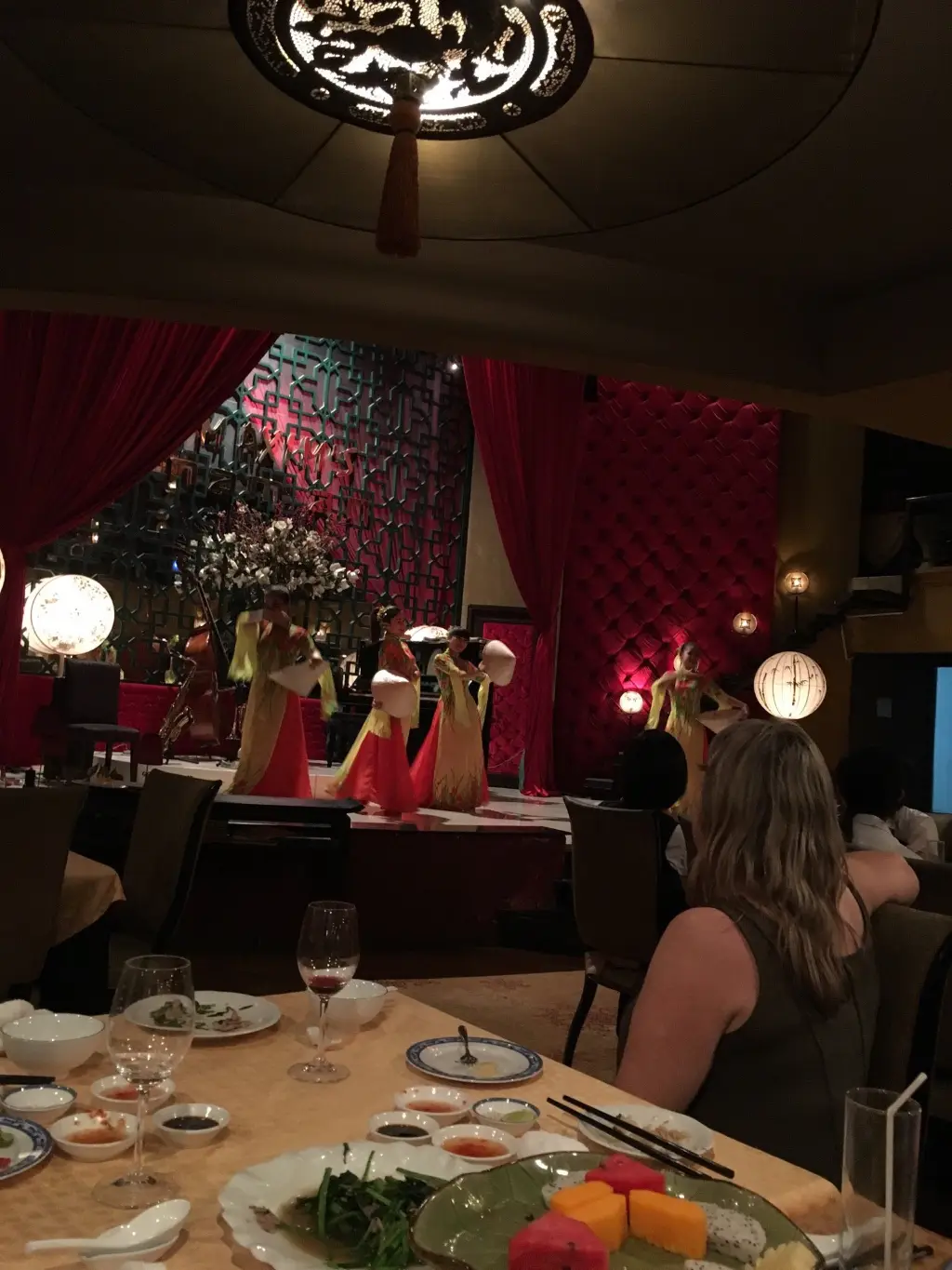 maxims restaurant & bar