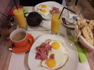 Co'the-Cafe