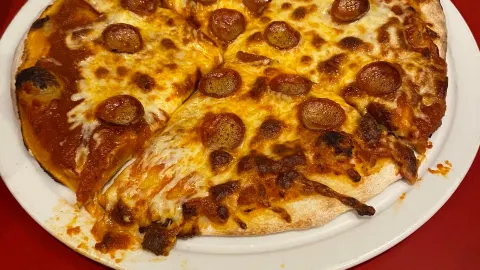 Bronzie's Place in ハミルトン