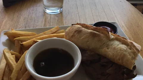 Barker's Waterfront Grille in ซูพีเรีย