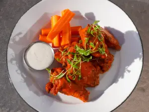 90 Pacifica Restaurant & Bar
