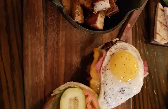 The Old Triangle Irish Alehouse
