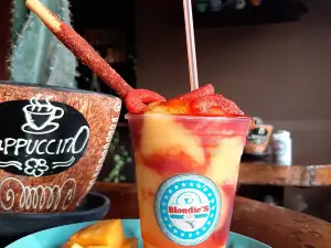 Blondie's Snack & Coffee