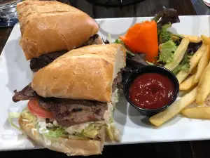 Mundo's Latin Grill & Cantina