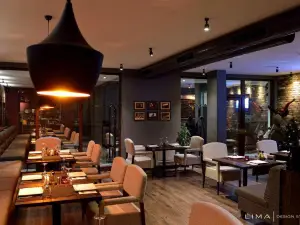 Oppium Restaurant & Garden