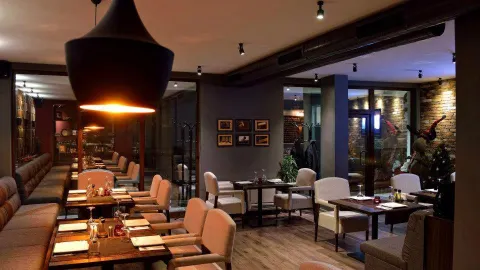 Oppium Restaurant & Garden in Ruse