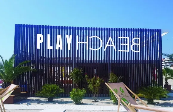 Play Beach Mamaia