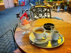 CAFE MODUR