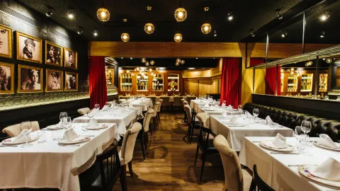 Monumental Restaurant in Elche