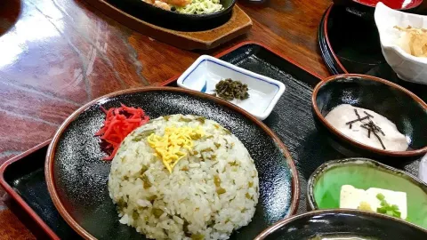 Sanzokutabiji in อะโซะ