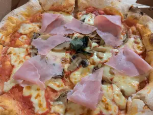 Yolo Pizza
