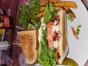 McMashers Sports Bar and Grill