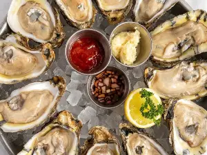 Hugo’s Oyster Bar