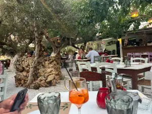 Arhondiko Traditional taverna