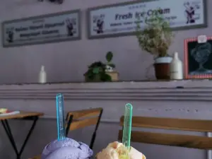 Retro Latteria Nafplio