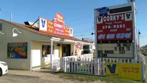 Corky's Dogg House in 雷克縣