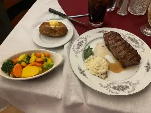 Christines Creekside Inn/Doug’s Pub