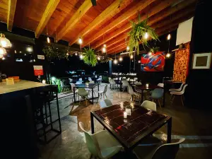 Bistro 24