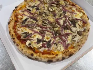 Mega Star Pizza