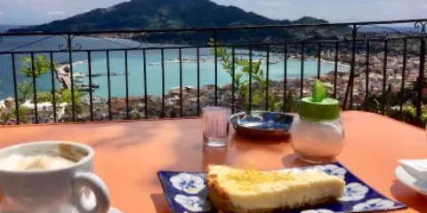 Latas Cafe Bistrot
