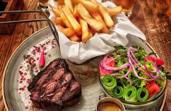 Moo Moo Steak and Burger Club