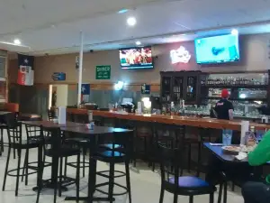 Sidekick’s Bar & Grill
